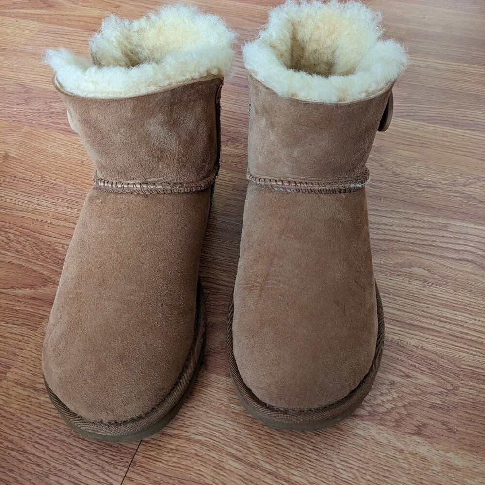 NWOT Mini Bailey Button Boots by UGG